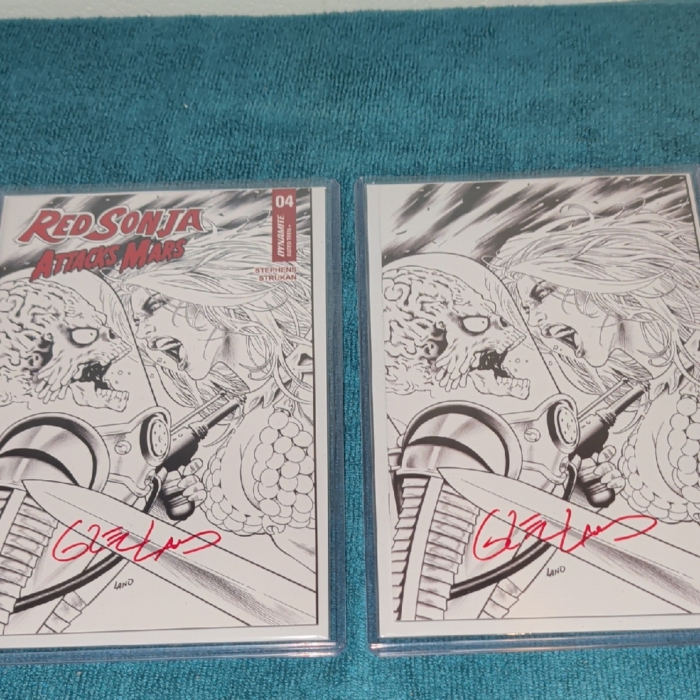 Red Sonja Comic Book Set Variant And Virgin Variant Signed By Greg Land NM